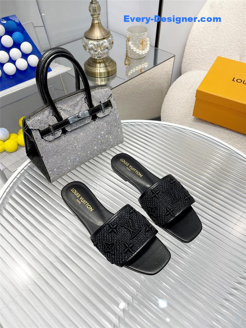 l0vis Vvtt0n lv catwalk flat slippers