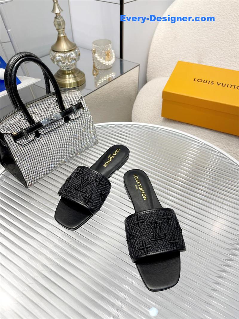l0vis Vvtt0n lv catwalk flat slippers