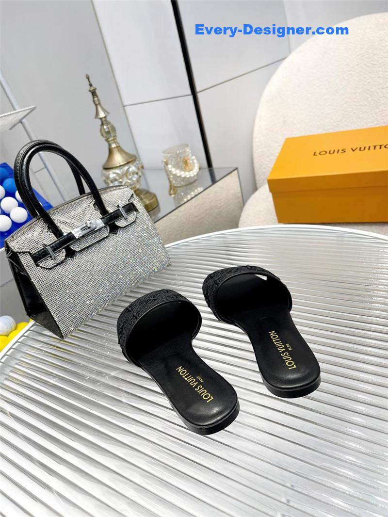 l0vis Vvtt0n lv catwalk flat slippers