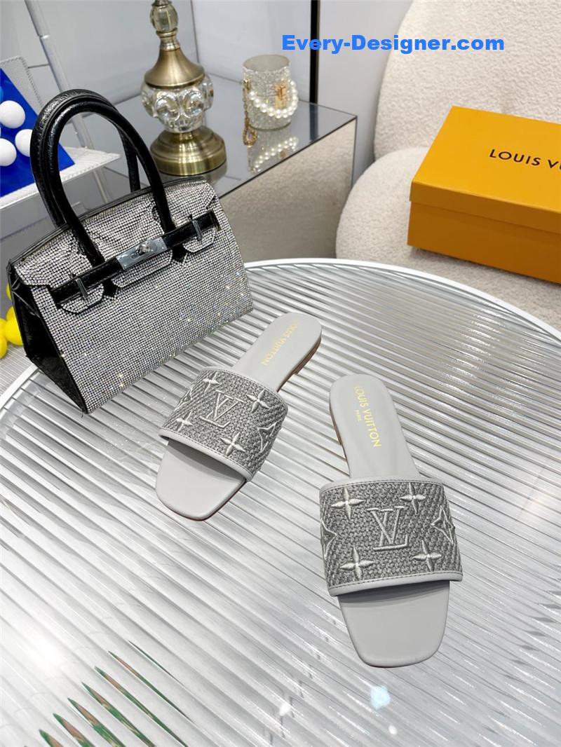 l0vis Vvtt0n lv catwalk flat slippers