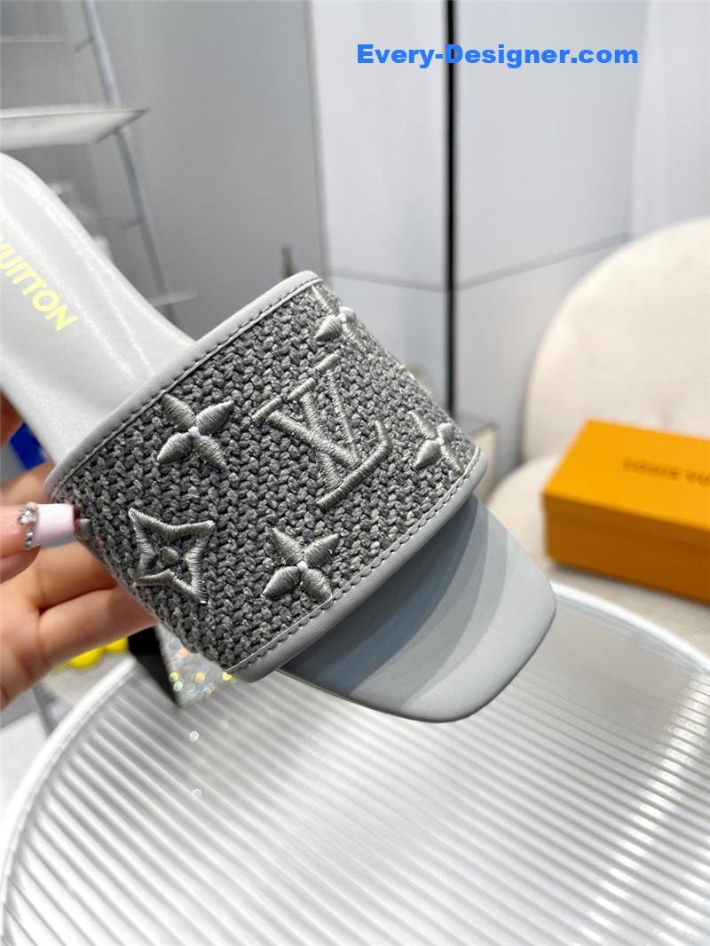 l0vis Vvtt0n lv catwalk flat slippers