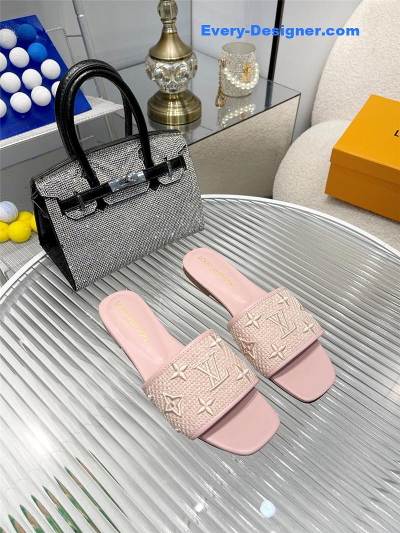 l0vis Vvtt0n lv catwalk flat slippers