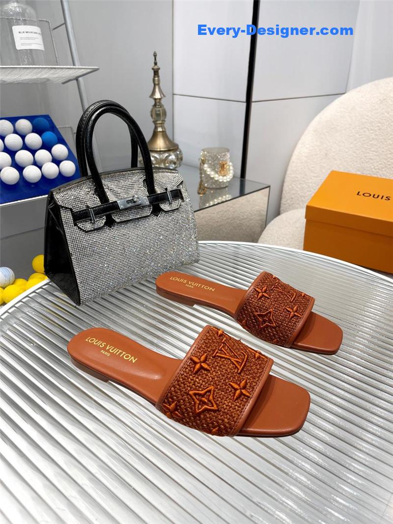 l0vis Vvtt0n lv catwalk flat slippers