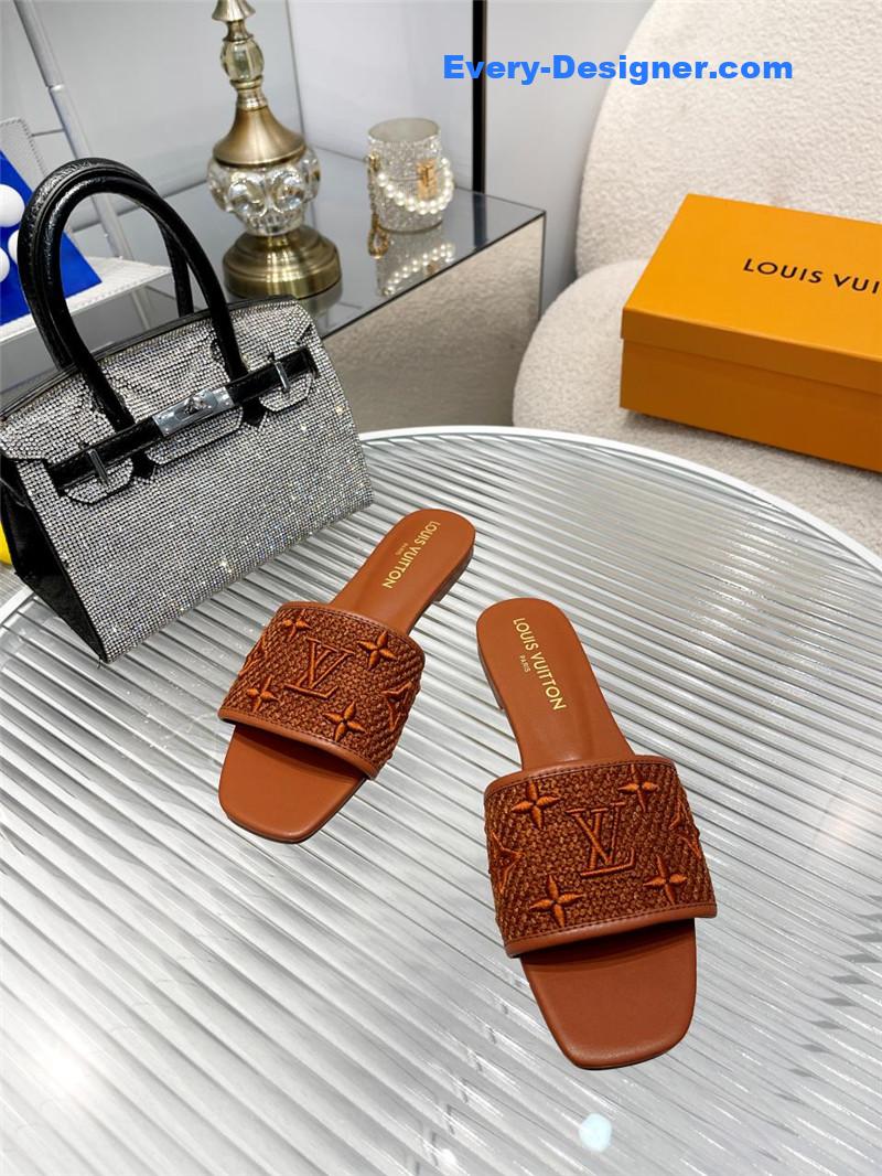 l0vis Vvtt0n lv catwalk flat slippers