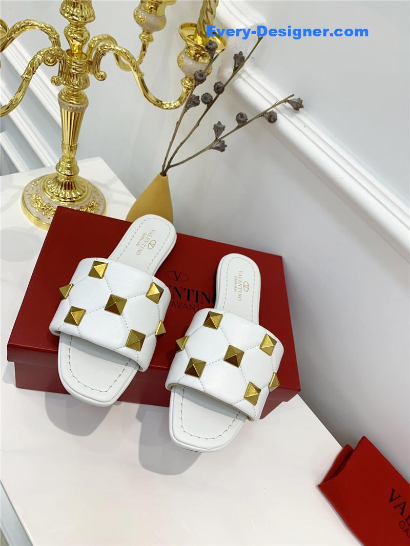 Va1e*ntin0 latest slippers