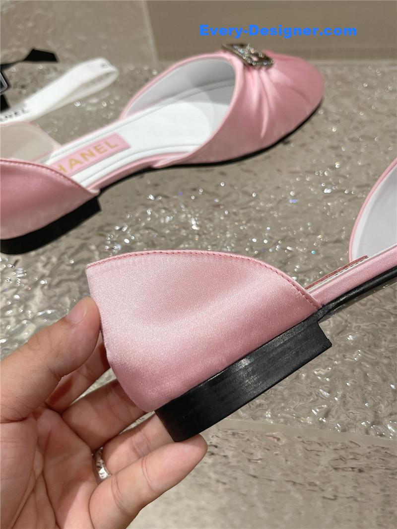 cc explosion D1am0nd buckle hollow sandals