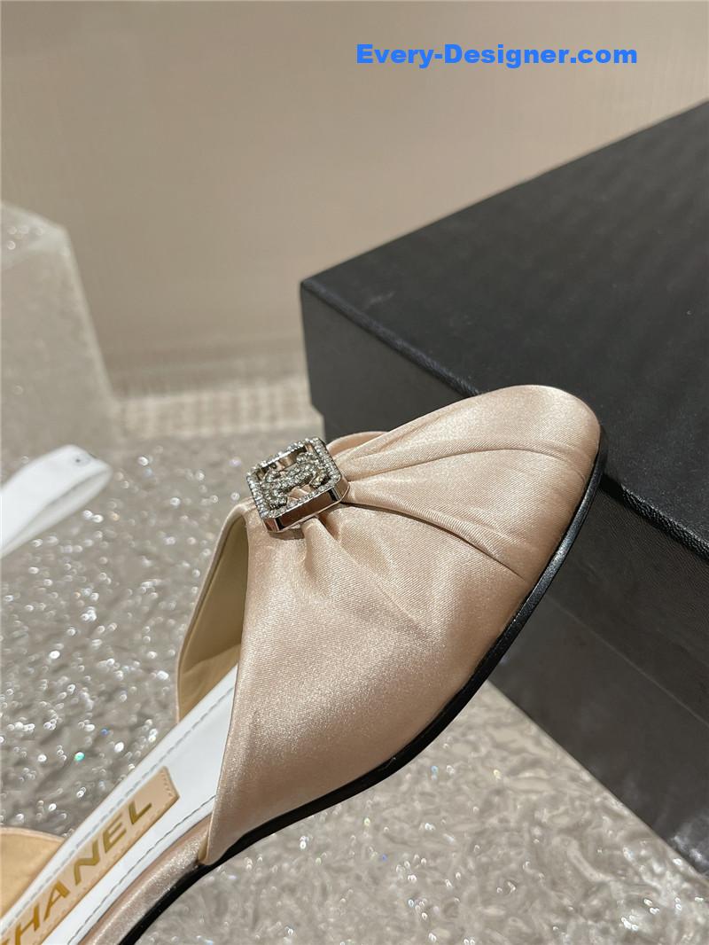 cc explosion D1am0nd buckle hollow sandals