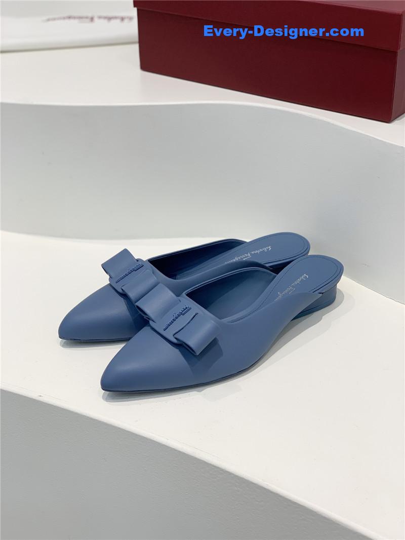 Salvatore Ferragamo new pointed half drag bow slippers