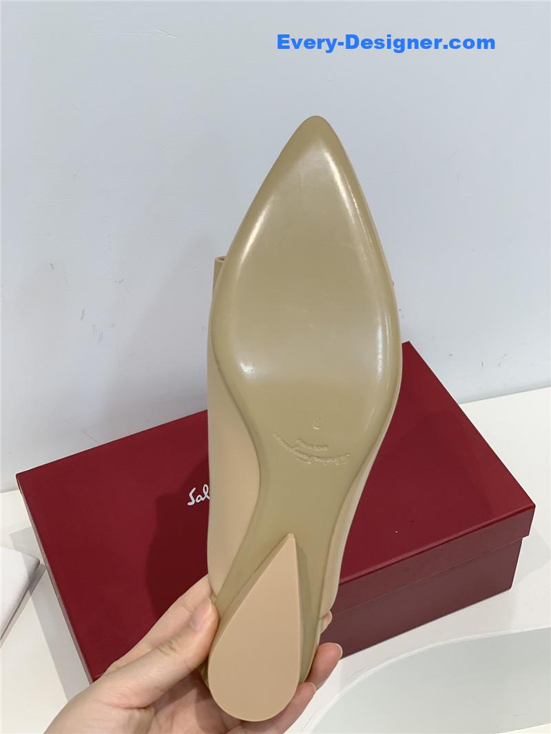 Salvatore Ferragamo new pointed half drag bow slippers