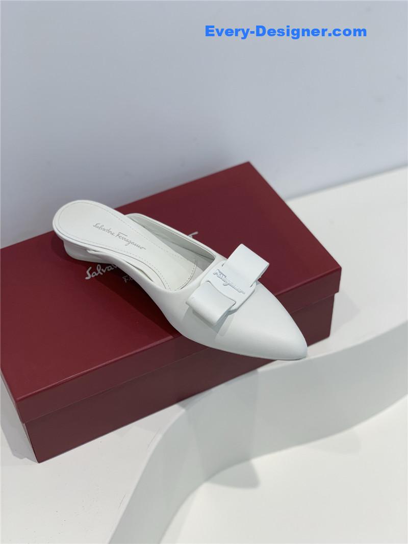 Salvatore Ferragamo new pointed half drag bow slippers