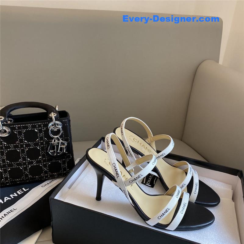 CC middle-aged series logo strappy high-heeled sandals