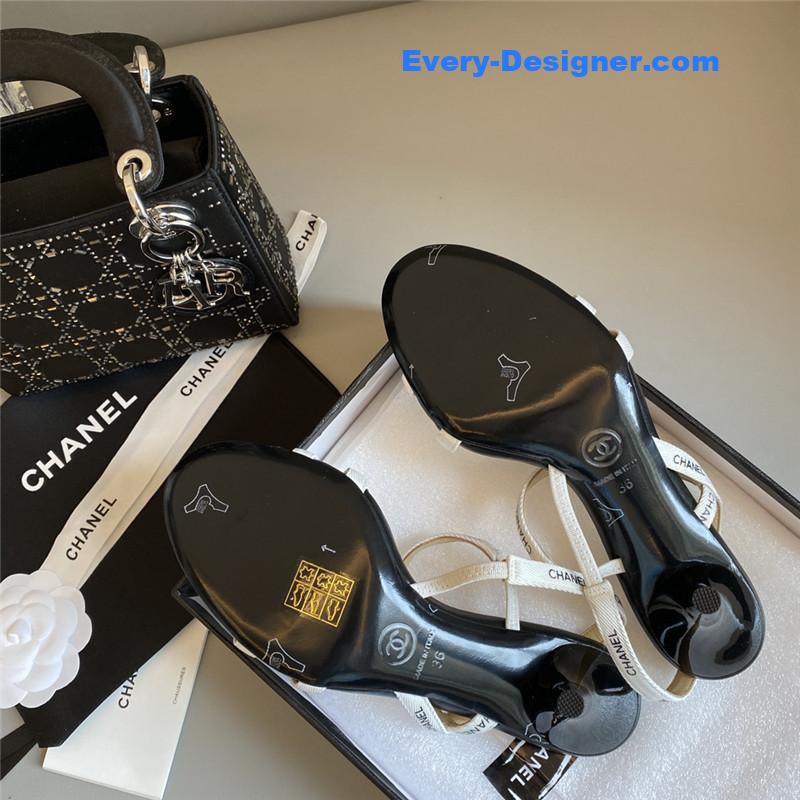 CC middle-aged series logo strappy high-heeled sandals