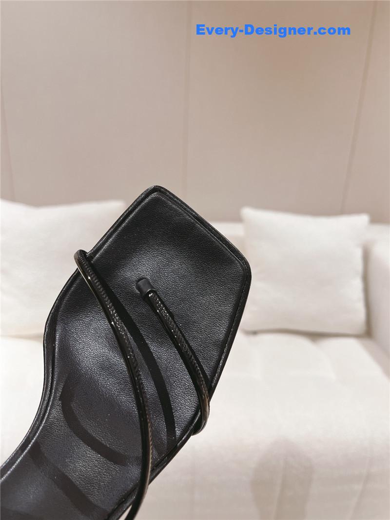 The R0w fake platform casual sandals