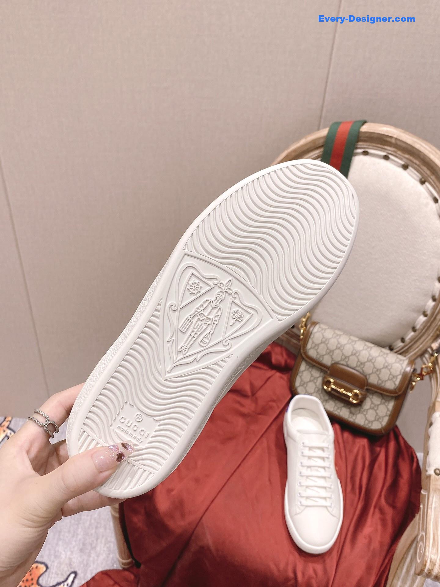 Gvc*1 classic sports lace-up white shoes