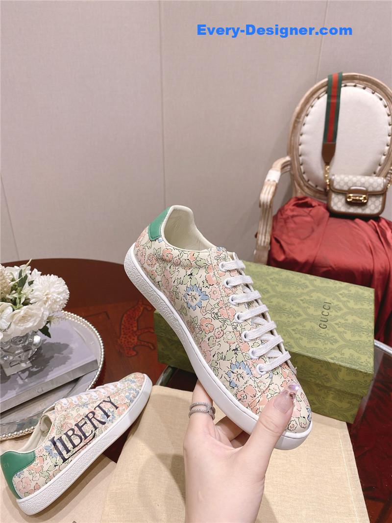 Gvc*1 classic sports lace-up white shoes