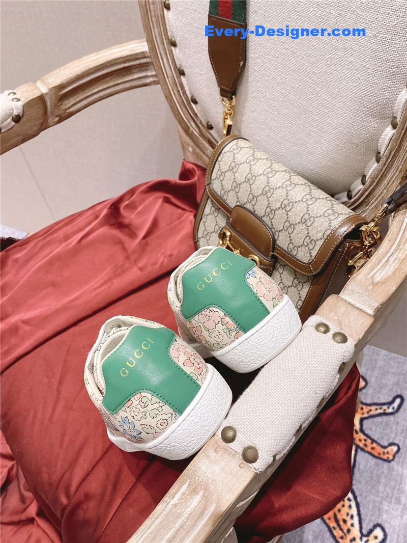 Gvc*1 classic sports lace-up white shoes