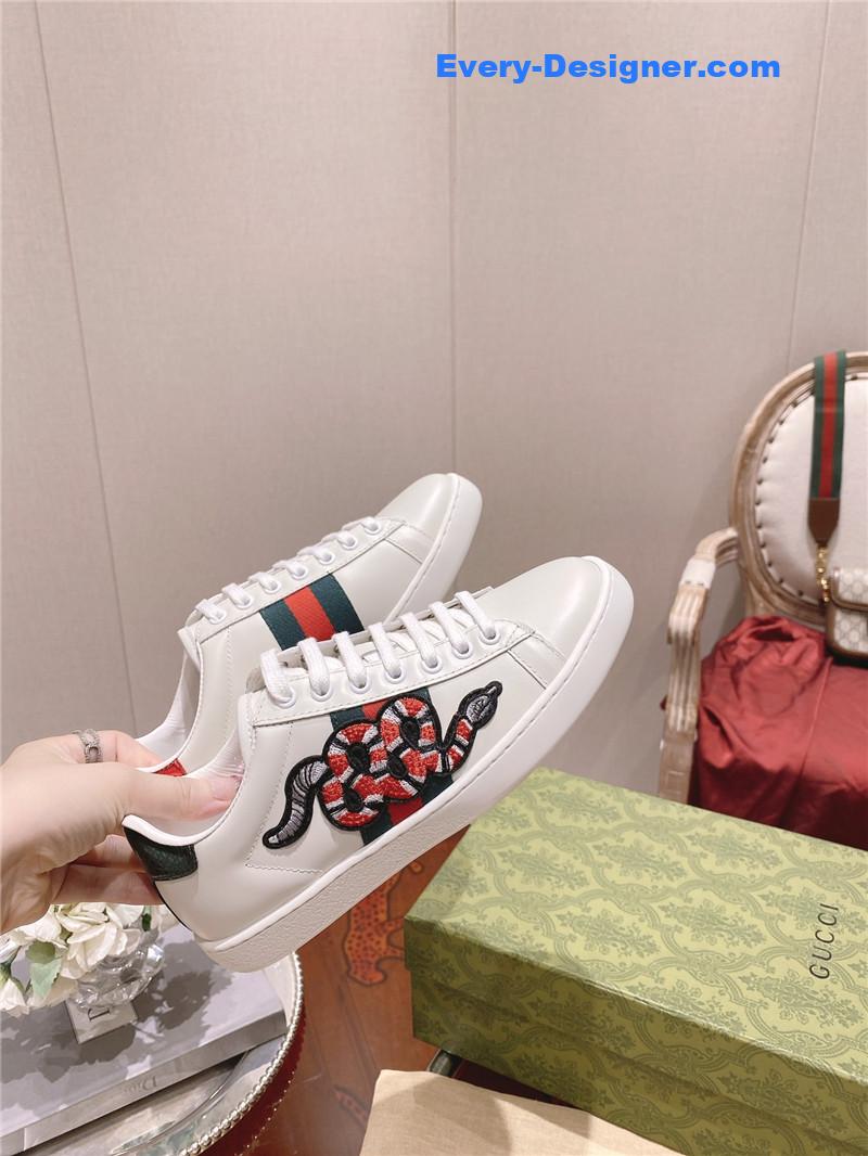 Gvc*1 classic sports lace-up white shoes