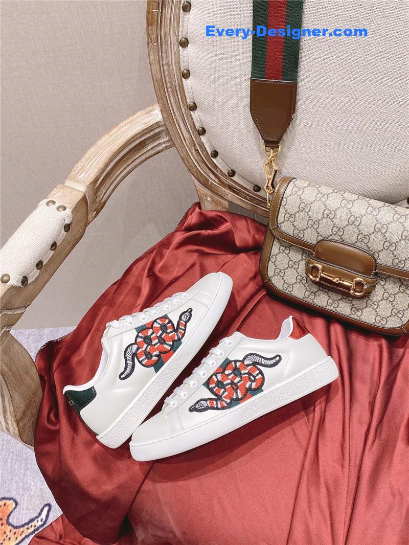 Gvc*1 classic sports lace-up white shoes