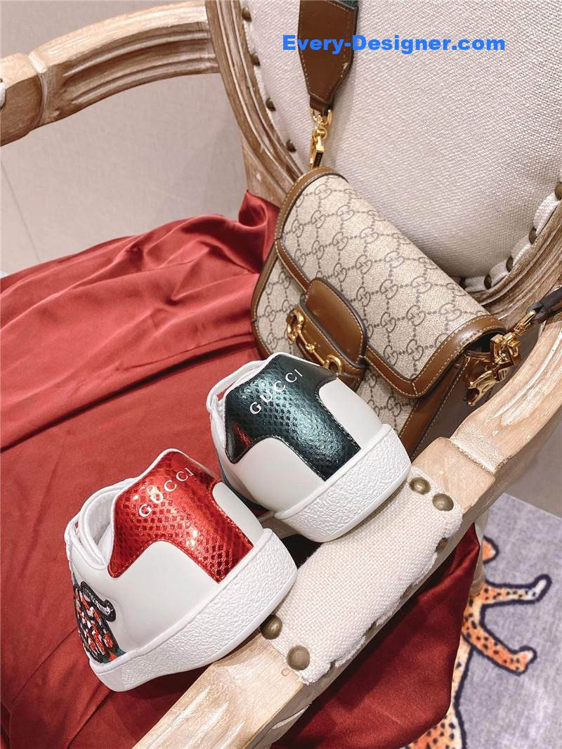 Gvc*1 classic sports lace-up white shoes