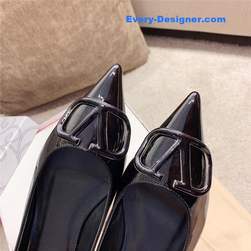 Va1e*ntin0 v logo slip-ons