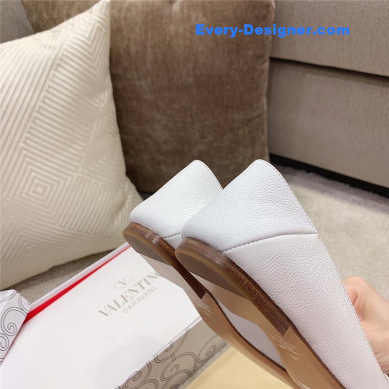 Va1e*ntin0 v logo slip-ons