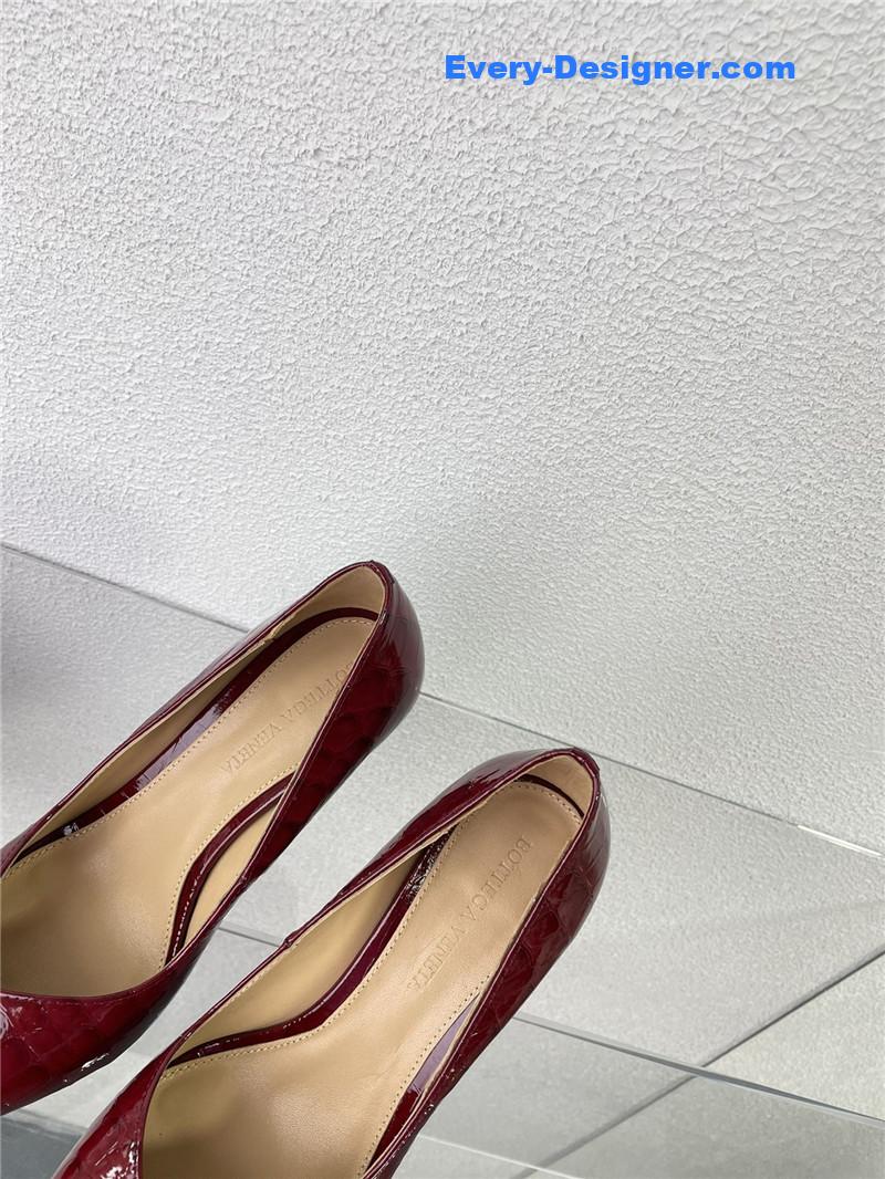 b0tt*ga Ven*ta puntas wedge pumps