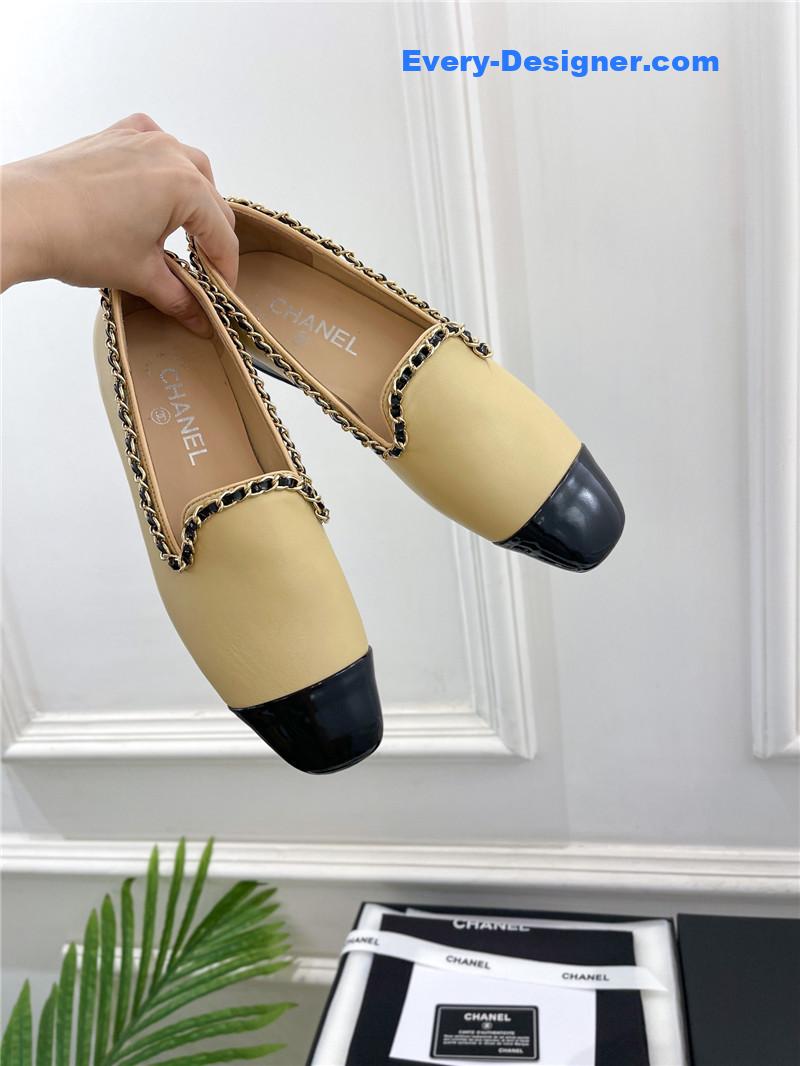 CC catwalk style chain deep mouth shoes