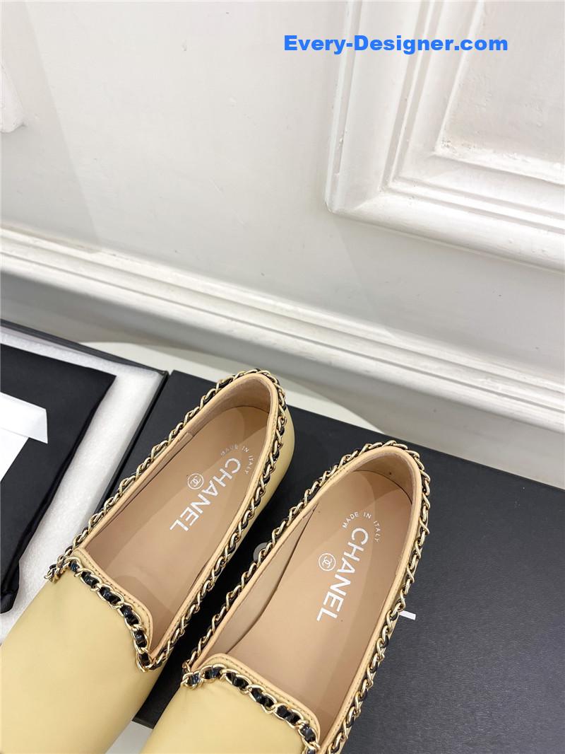 CC catwalk style chain deep mouth shoes