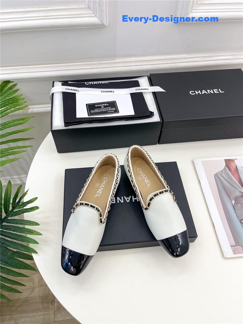 CC catwalk style chain deep mouth shoes