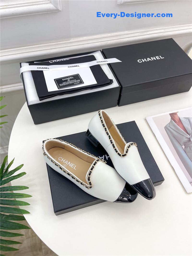 CC catwalk style chain deep mouth shoes