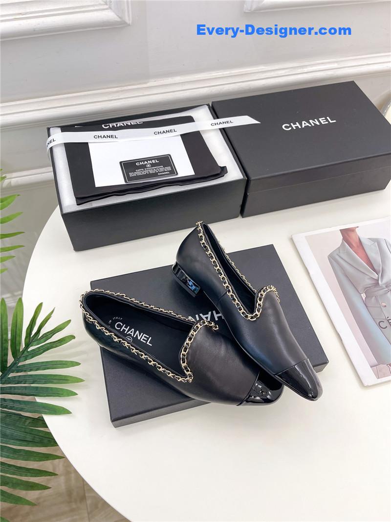 CC catwalk style chain deep mouth shoes