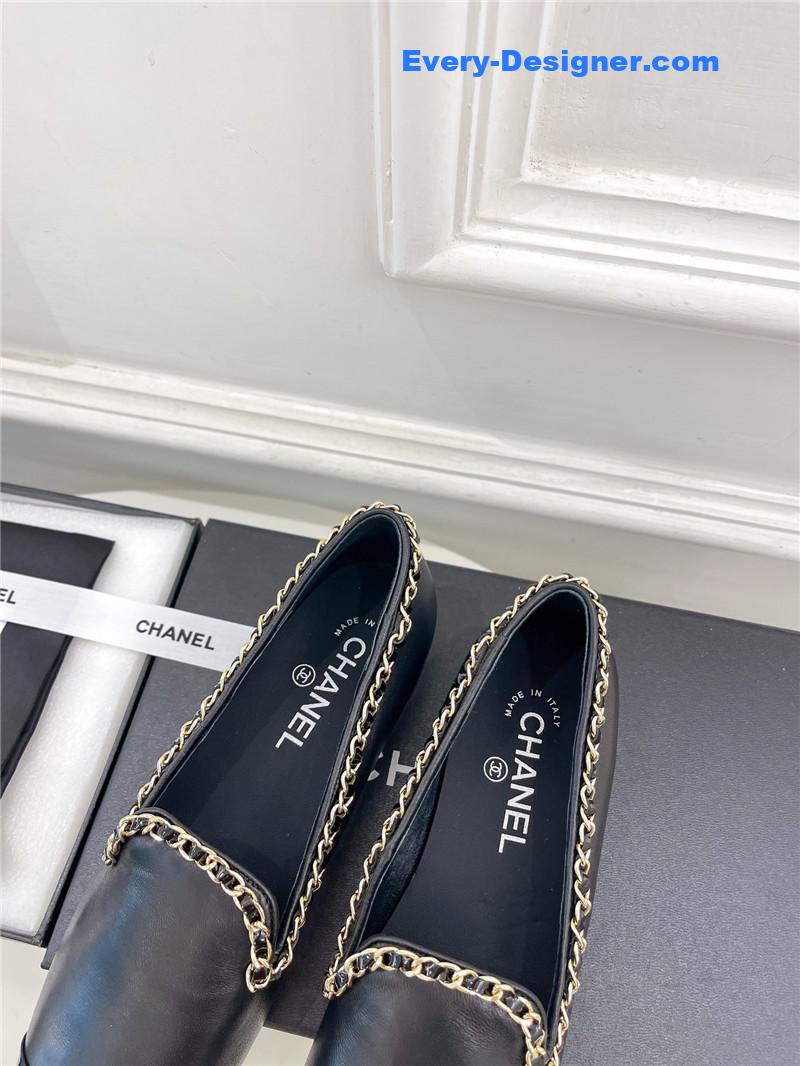 CC catwalk style chain deep mouth shoes
