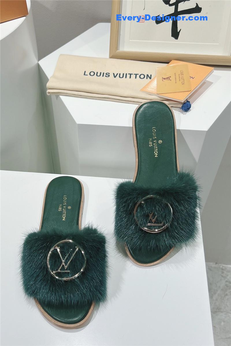 l0vis Vvtt0n lv flat open toe sandals