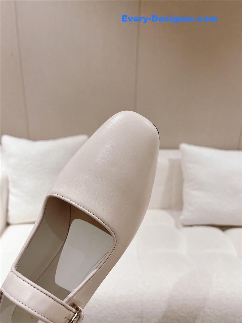 The R0w new trendy brand shoes