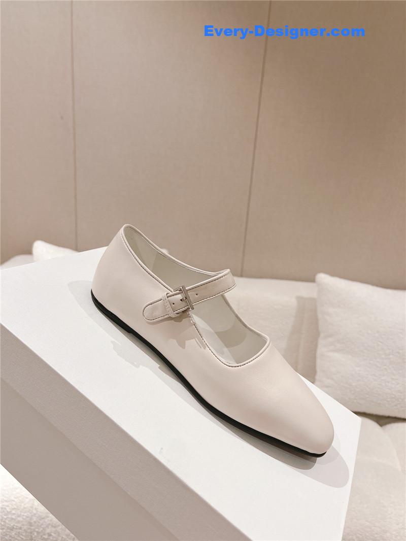 The R0w new trendy brand shoes