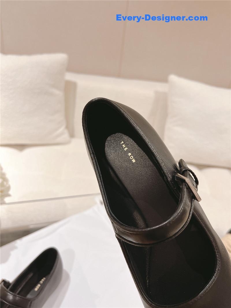 The R0w new trendy brand shoes