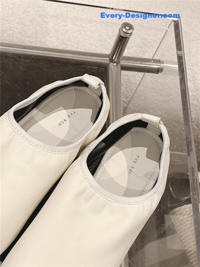 The R0w new trendy brand shoes