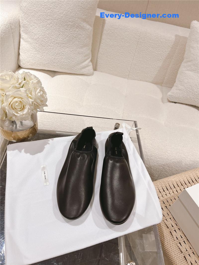 The R0w new trendy brand shoes