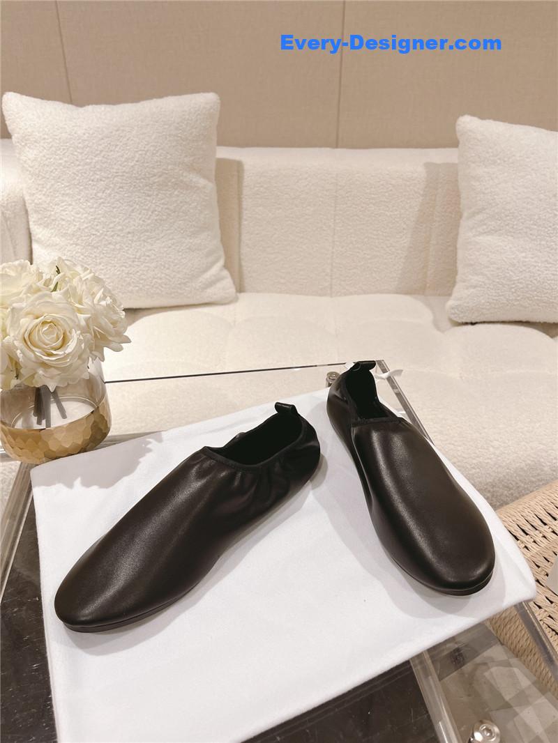 The R0w new trendy brand shoes