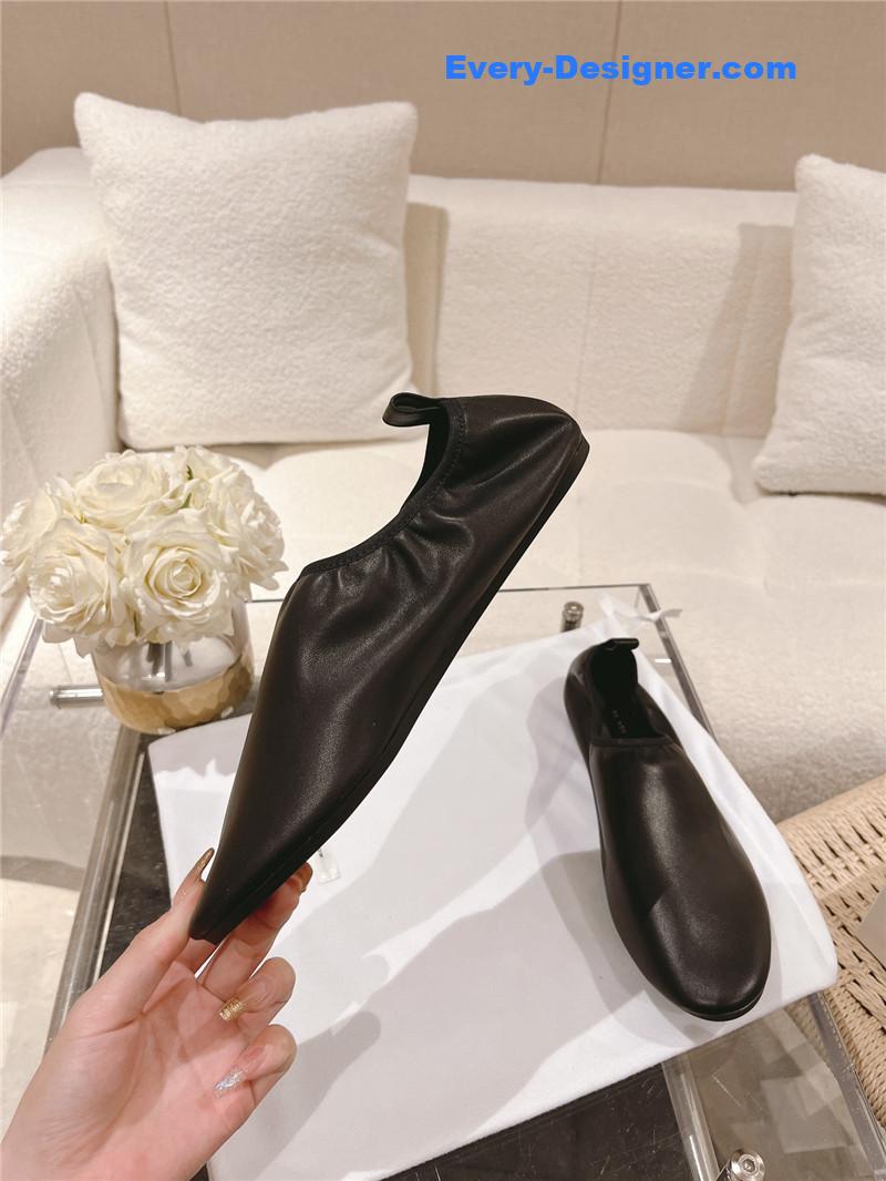 The R0w new trendy brand shoes