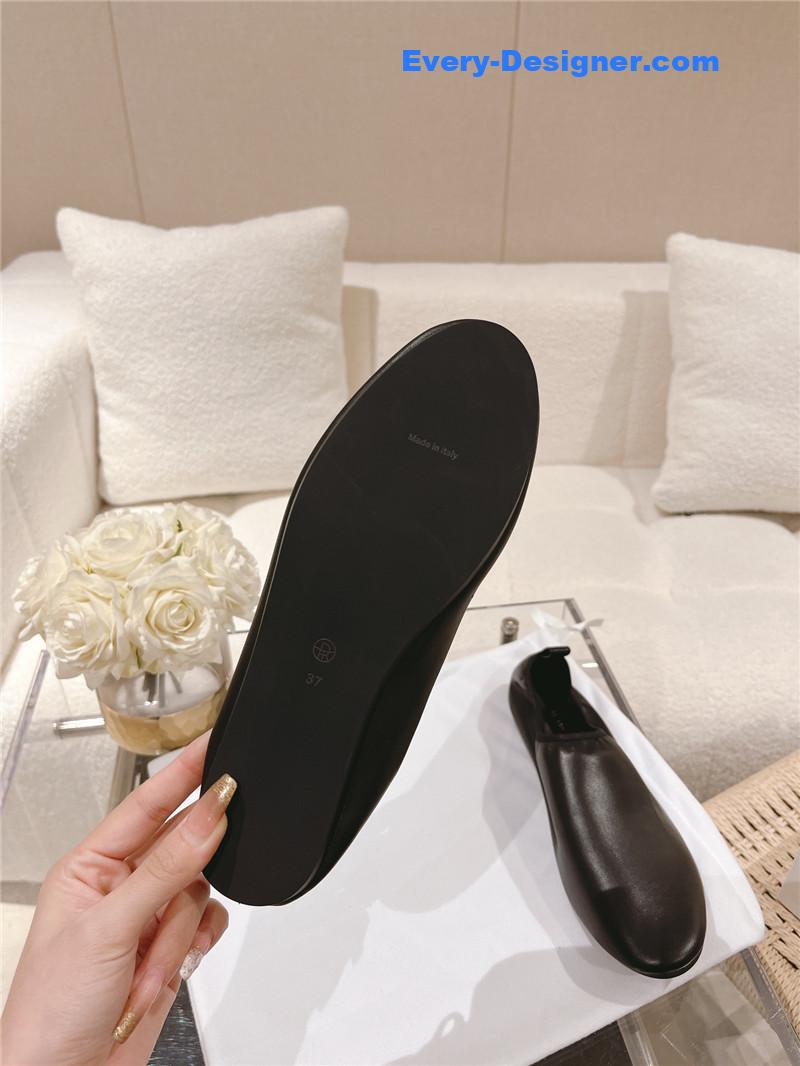 The R0w new trendy brand shoes