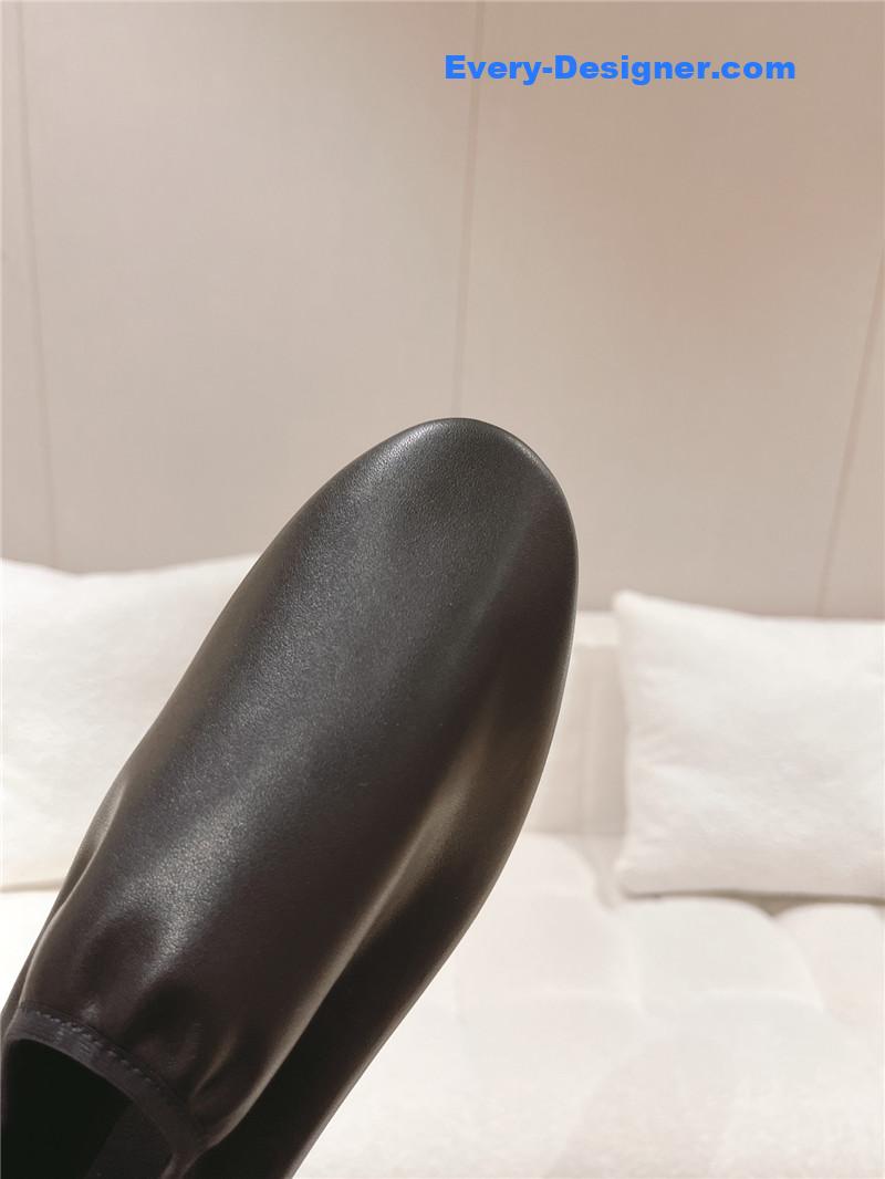 The R0w new trendy brand shoes