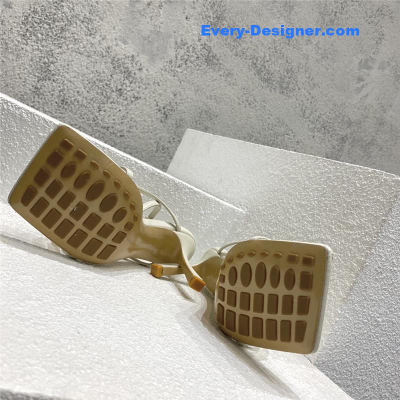 b0tt*ga Ven*ta classic heeled sandals