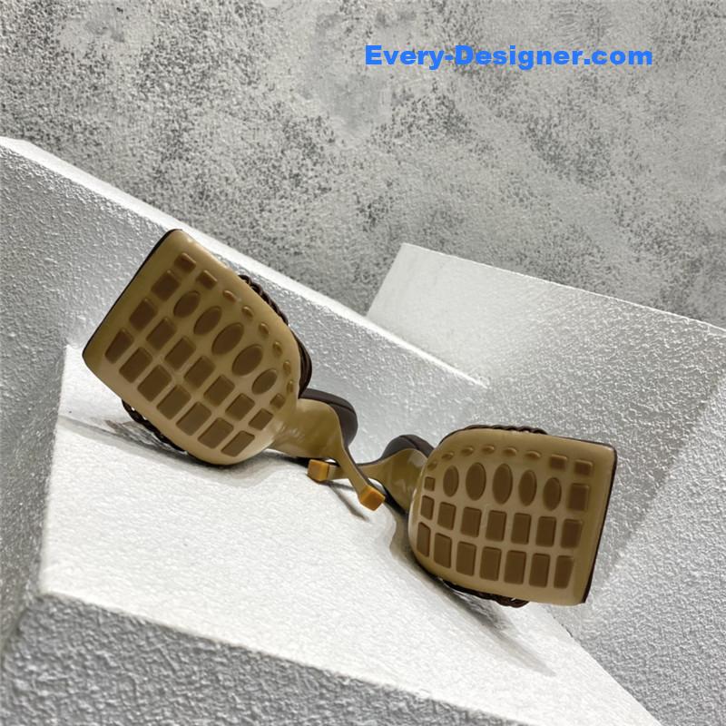 b0tt*ga Ven*ta classic heeled sandals