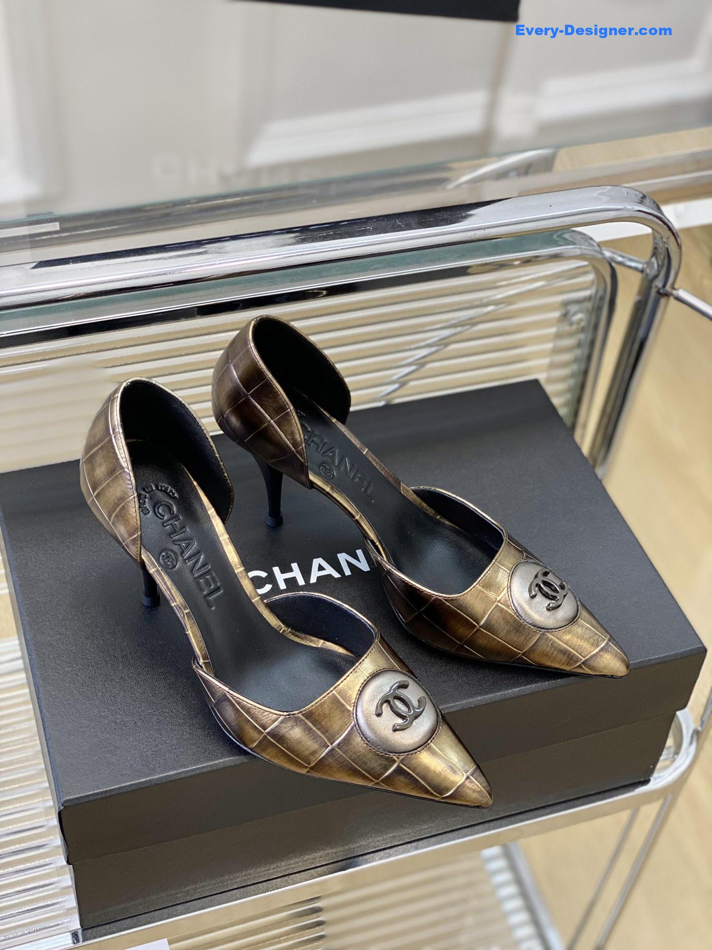 CC side empty high heels