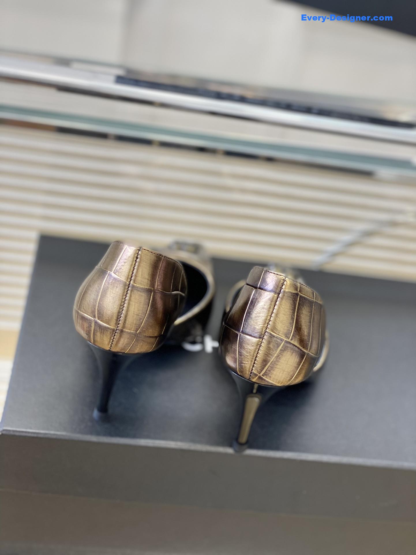 CC side empty high heels