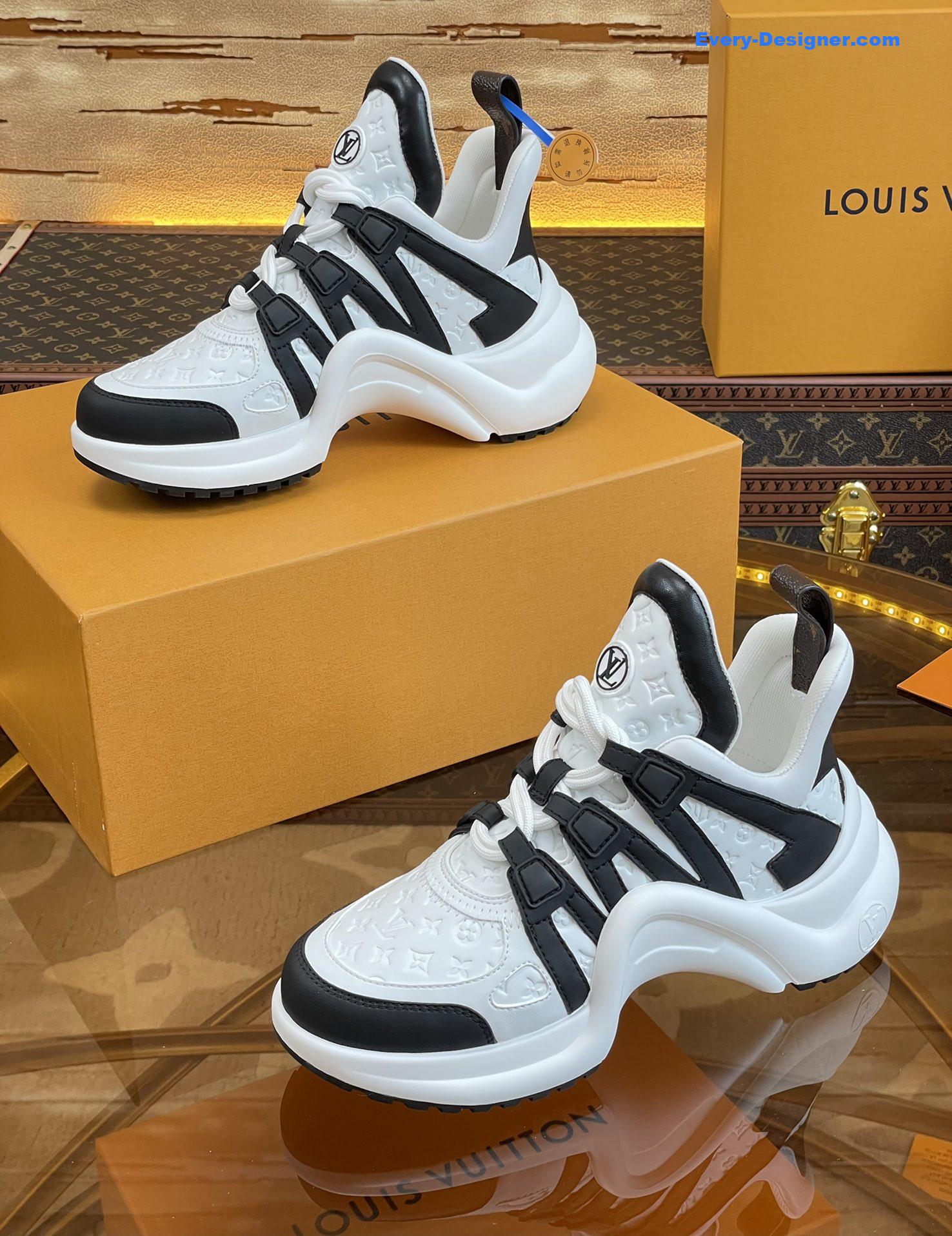 l0vis Vvtt0n lv hardware casual sports daddy shoes