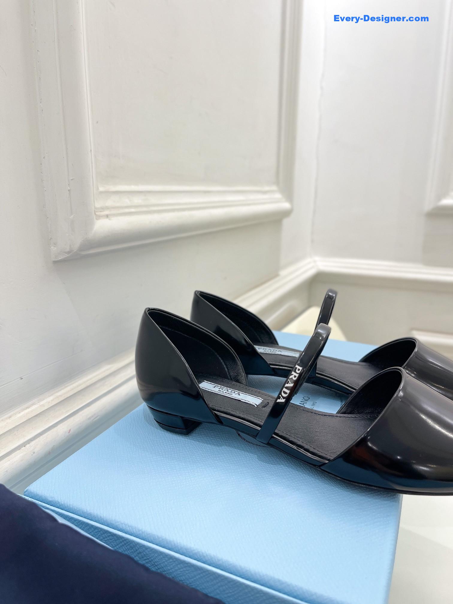 Pra*a catwalk style hollow pointed ballet shoes