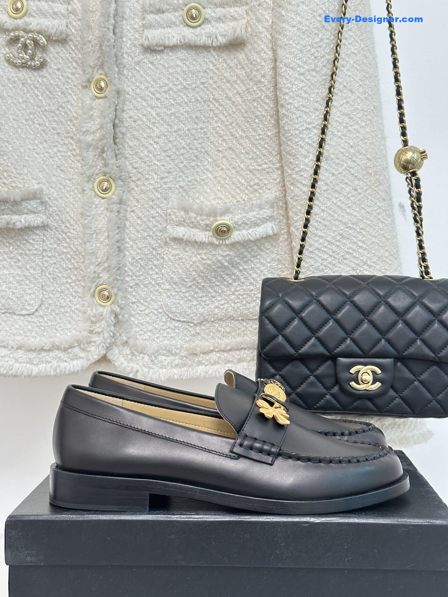 CC classic double C gold four-leaf clover gold coin loafers