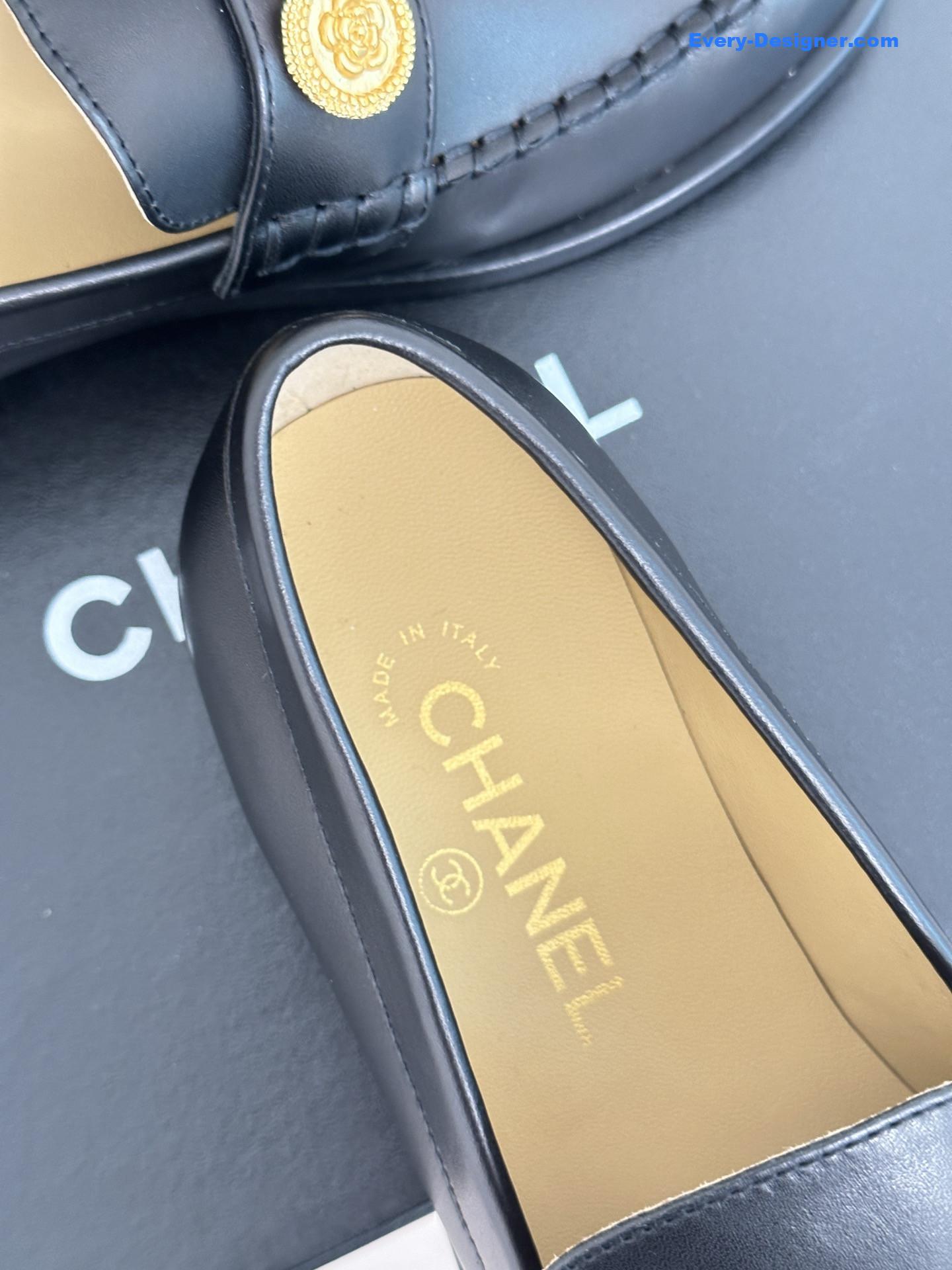 CC classic double C gold four-leaf clover gold coin loafers